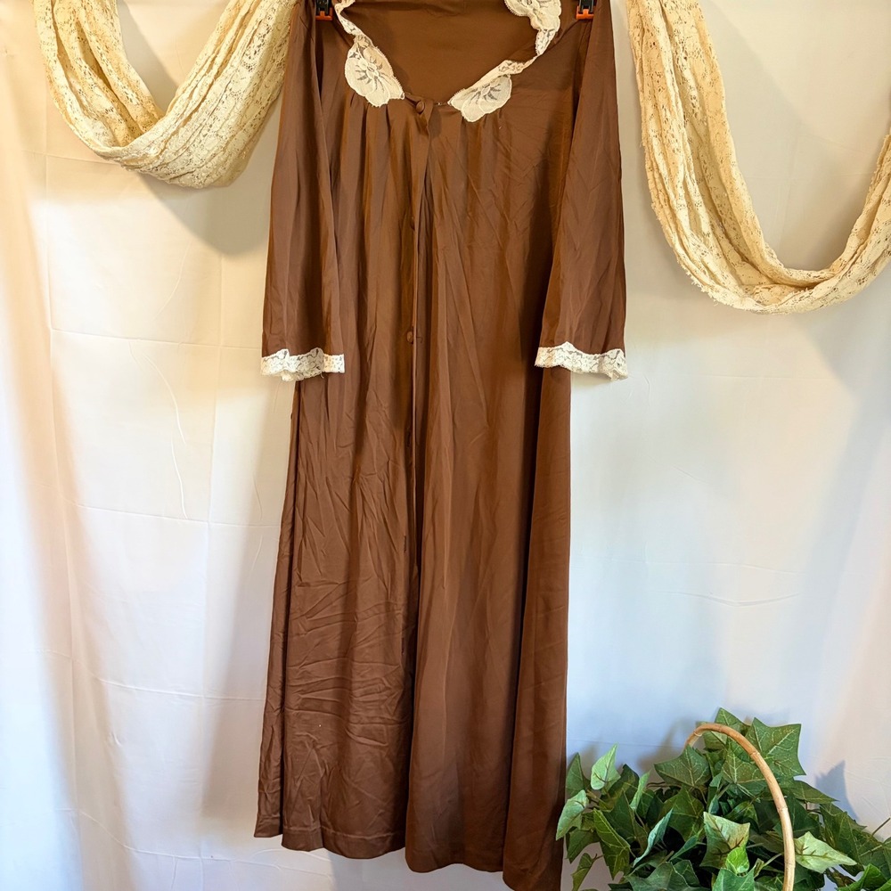 Picnic Cottage Vintage Vanity Fair Brown Nylon Lace Trim Nightgown Robe